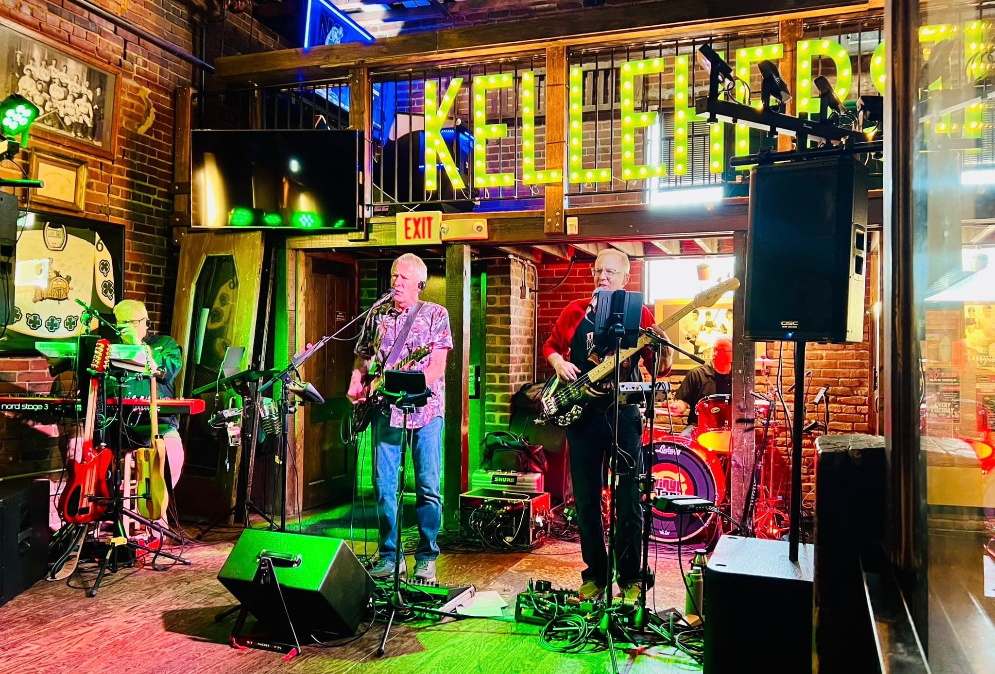 Kelleher's Irish Pub - Photo 8