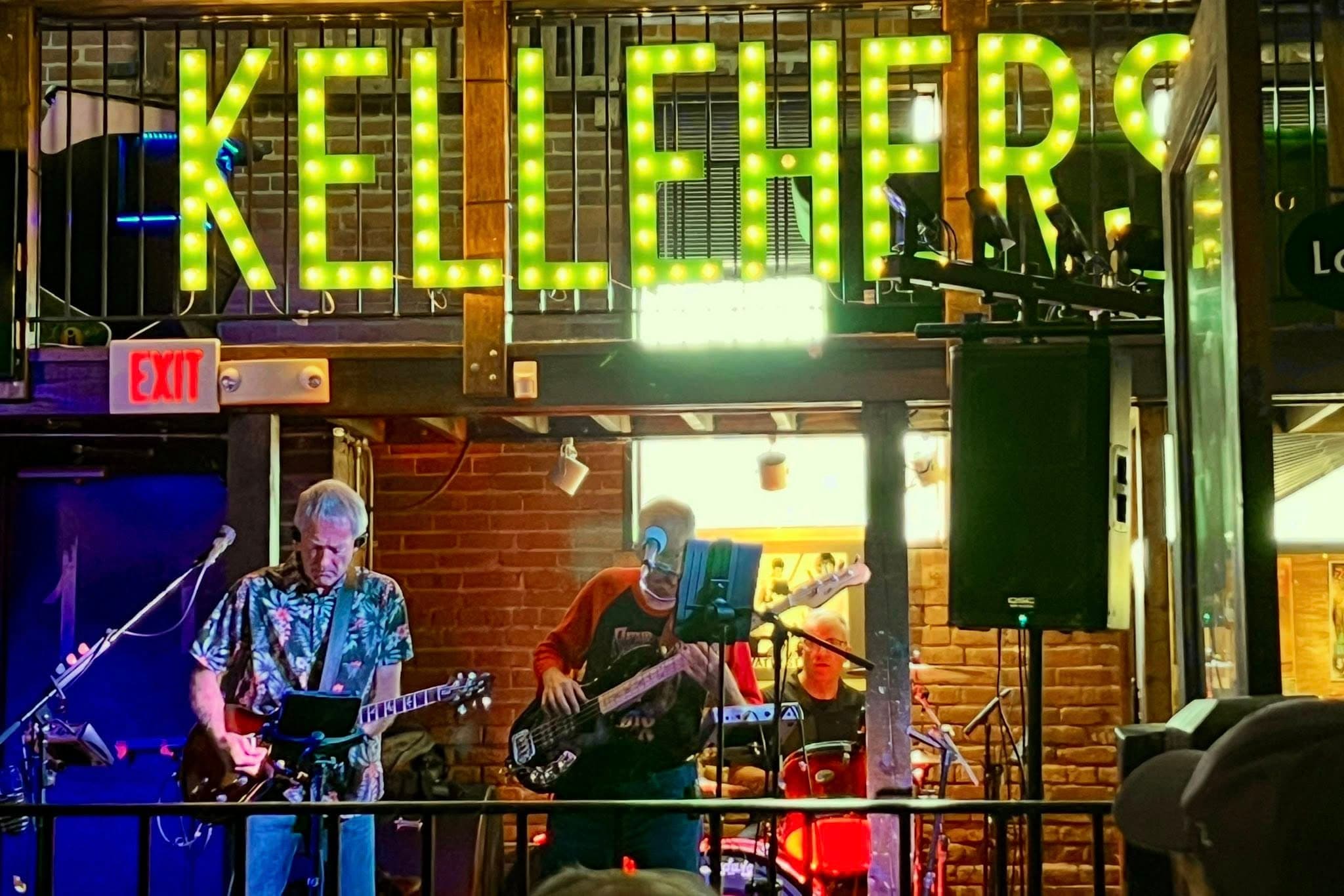 Kelleher's Irish Pub - Photo 12